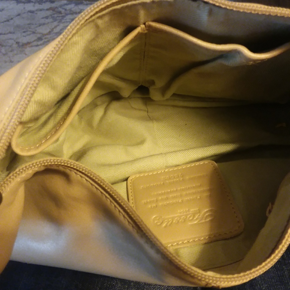 FOSSIL handbag like new. - Picture 4 of 7